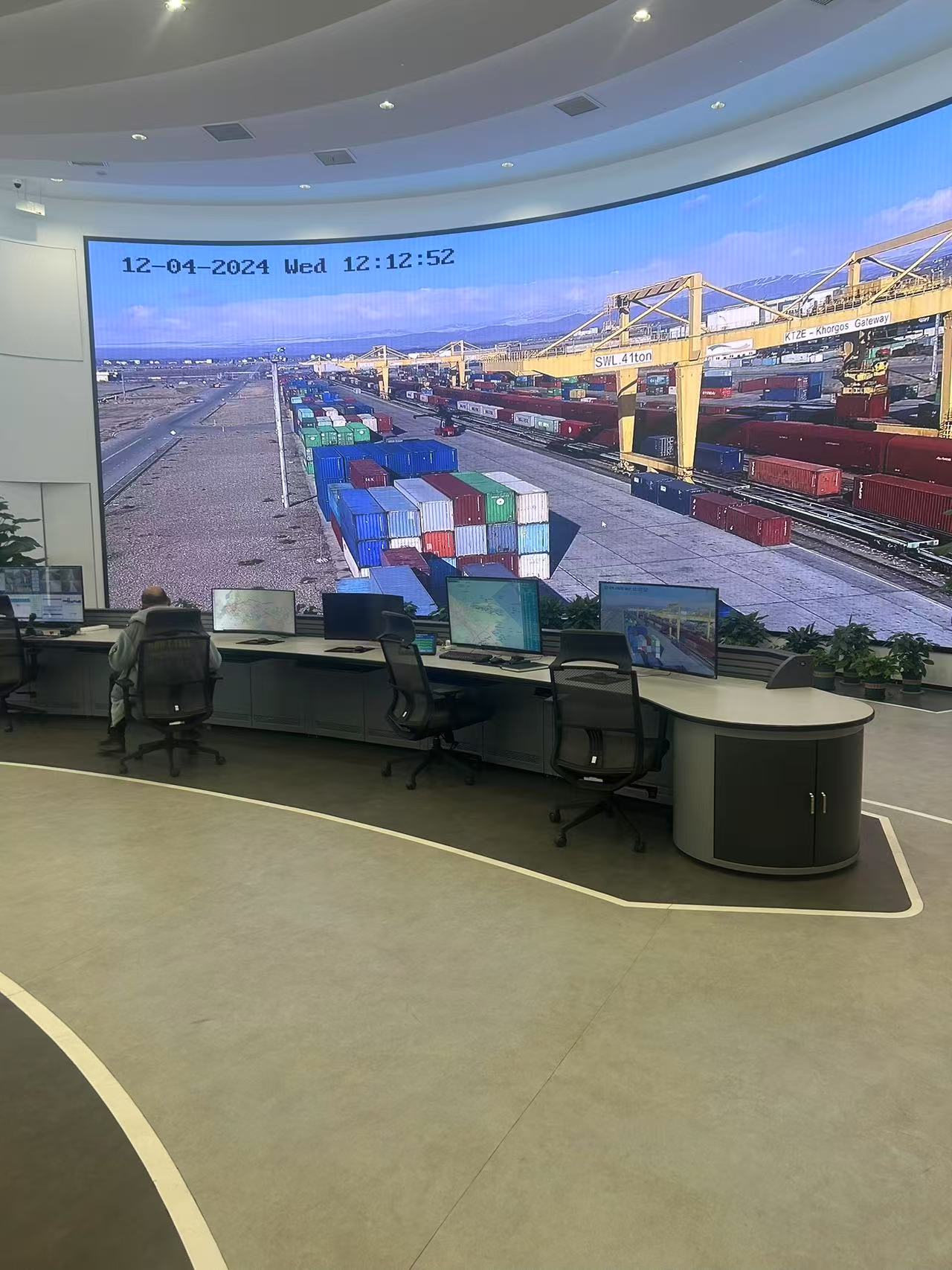 2025年2月-鷹米分區講解系統助力中哈物流展覽館煥發新聲<